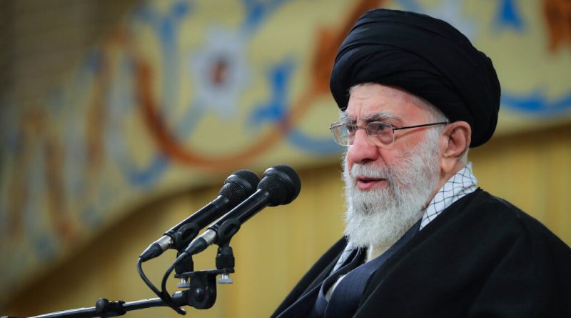 <strong>Imam Chamenei: Rede zur Berufung des Propheten (s.)</strong>