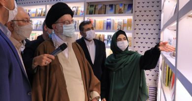Interview mit Imam Chamenei auf der 34. Teheraner Buchmesse